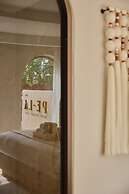 PE-LA Thapae Boutique Hotel