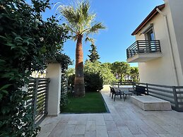 Levon Villa Hotel