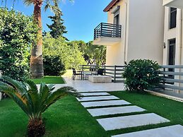 Levon Villa Hotel