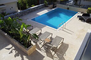 Levon Villa Hotel