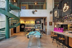 Moxy Shanghai Putuo