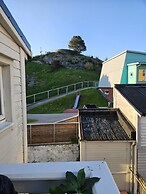 Wonderfully Located, 2bedroom, Balcony