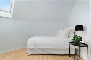 Wonderfully Located, 2bedroom, Balcony