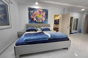 V & U Homestay Sadar