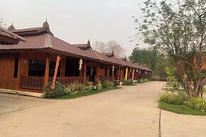 Phra Chan Khiang Dao Resort