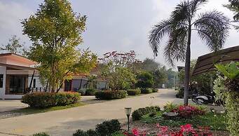 Phra Chan Khiang Dao Resort