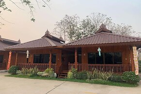 Phra Chan Khiang Dao Resort
