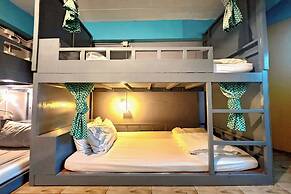 Me U Hostel
