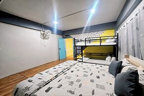 Me U Hostel