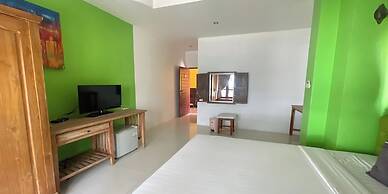 Yellow Tique Hotel