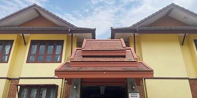 Yellow Tique Hotel