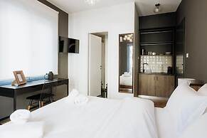 Canvas Color Your Stay
