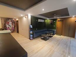 Hotel Green Leaf By T And M Hotels