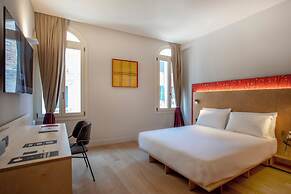 Hotel Casa W
