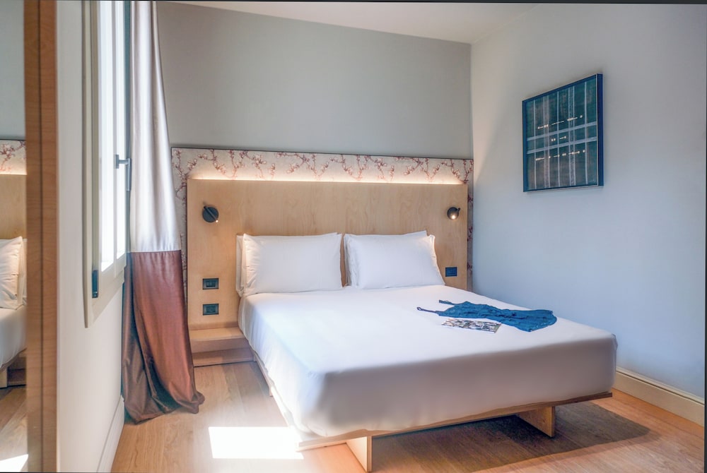 Hotel Casa W