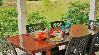 Huahine - Tipanier House