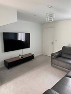 House - Sleeps 6 - Parking