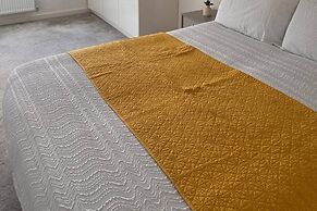 House - Sleeps 6 - Parking