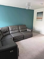 House - Sleeps 6 - Parking