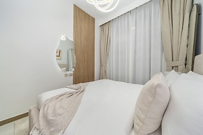 Premium 2BR Apt Home Fully Furnished