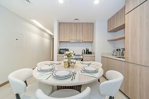 Premium 2BR Apt Home Fully Furnished