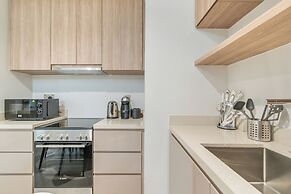 Premium 2BR Apt Home Fully Furnished