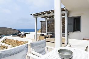 Mykonist Merchia Beach Villas & Suites