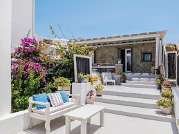 Mykonist Merchia Beach Villas & Suites