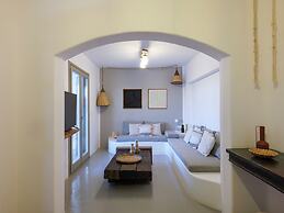 Mykonist Merchia Beach Villas & Suites