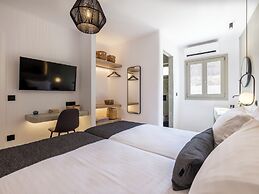 Mykonist Merchia Beach Villas & Suites
