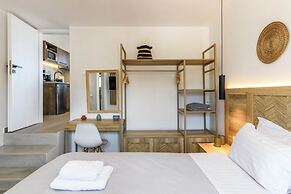 Mykonist Merchia Beach Villas & Suites