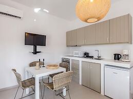 Mykonist Merchia Beach Villas & Suites
