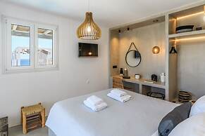 Mykonist Merchia Beach Villas & Suites