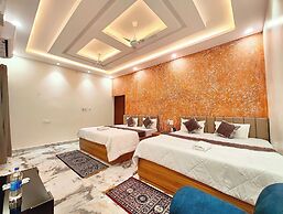 Hotel Vrindavan Palace Ayodhya