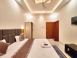 Hotel Vrindavan Palace Ayodhya