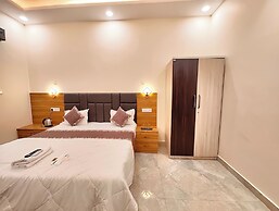 Hotel Vrindavan Palace Ayodhya