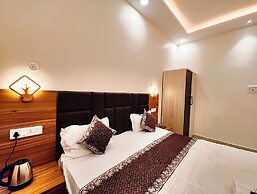 Hotel Vrindavan Palace Ayodhya