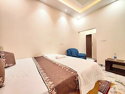 Hotel Vrindavan Palace Ayodhya
