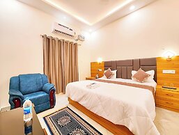 Hotel Vrindavan Palace Ayodhya