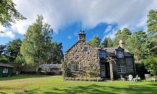 Cambus o'May Hotel