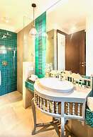 Modern Tropical 2bhk Near Beach Pool Garden