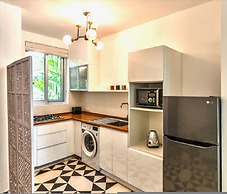 Modern Tropical 2bhk Near Beach Pool Garden