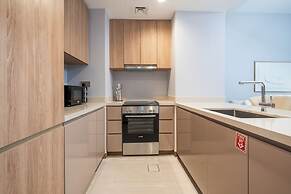 Premium 1BR Apt Missoni Urban Oasis