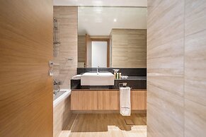 Premium 1BR Apt Missoni Urban Oasis
