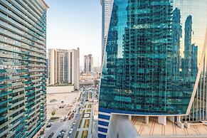 Premium 1BR Apt Missoni Urban Oasis