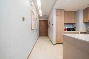Premium 1BR Apt Missoni Urban Oasis