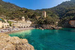 Sea View Apartment Camogli Hill