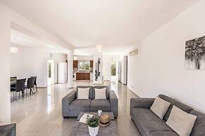 Villa Orange Tree