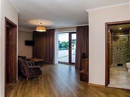 Hotel Resolute