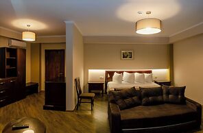 Hotel Resolute
